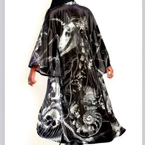 NWT Magic Death Unicorn velvet swan kimono. Unisex